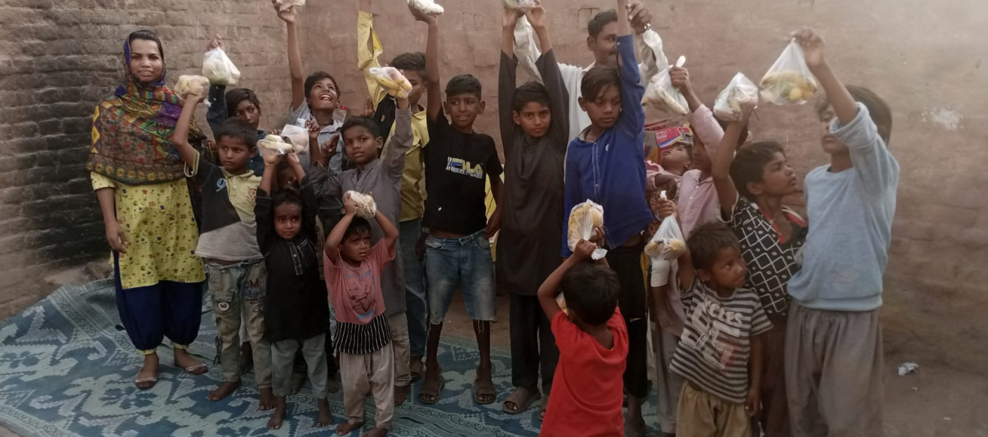 Einsatz in der Hitze: Wie Ihre Spenden Leben in Pakistan verändern